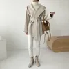 Kvinnorjackor Sydkorea Dongdaemun Chic Autumn and Winter French High-End Belt Wool Coat Loose Small Hooded Cloak