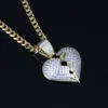 Bijoux de créateurs Bijoux en laiton plaqué or 18 carats diamant zircone glacé hommes collier pendentif coeur brisé design bijoux hip hop