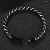 Pulseras con dijes Pulsera de cuero punk Joyería para hombres Moda Acero inoxidable Exquisitos broches Alambre trenzado Cuerda de mano Brazaletes masculinos SP0591