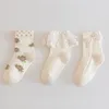 Kindersocken 1-12 Jahre alte Mädchen Spitzenstrümpfe 3 Paar/Batch süße Blume Schleife Prinzessin Babyschlauch weiche und atmungsaktive Kindersocken 230408