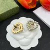 Stud Fashion Heart Heart Pearl Stud Küpe Kadınlar 14K Altın Pirinç Malzeme 925 Gümüş İğne Tasarımcı Küpe Hediye Takıları