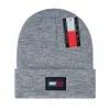 Nouveau bonnet de mode hommes femmes chapeaux de créateurs de qualité supérieure casquette de crâne tricotée classique badge de broderie sports de plein air chapeau de laine femmes bonnets décontractés H-15