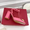 Barbie Pink Patent Leather High Heel Sandals Dress Shoes Thick Heel Women's Sandal Ankle Band Party Women Lyxig designer Sandal Ssize 35-41