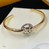 Elegante braccialetto rigido in oro di lusso da donna lettere geometriche bracciali di perle designer moda acciaio inossidabile 4 stili gioielli regalo da donna