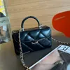 23K Women Designer Mini Square Box Doctor Bag med topphandtag spegel kalvskinn läder guldmetall hårdvara matelasse kedja 17/19 cm kosmetisk fodral handväska handväska tote