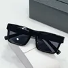 新しいファッションデザインスクエアサングラス19w-fクラシックシンプルなフレームヤングスポーツスタイルポピュラー寛大な屋外UV 400保護メガネケース付き