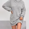 Casual klänningar kvinnor faller vinterklänning förtjockad plysch huva långärmad lös pullover fast färg varm över knälängd lady mini