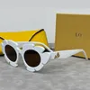 Luxus-Designer-Sonnenbrille für Damen, Blumen-Sonnenbrille mit Etui, personalisiertes Design, Sonnenbrille, Fahren, Reisen, Einkaufen, Strand, hübsch