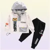 Ins Fashion 2020 Nuovi ragazzi tracce per bambini set da pista per ragazzi set di ragazzi casual camicia per cappotto con cappuccio 2pcsset kids designer abiti b7136170