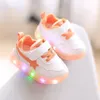 First Walkers Baby Led Light Shoes High Quality Girls 'Boys' Soft Sole Sports Shoes Excellent First Runner Baby Sweet Toddler 230407
