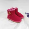 2022 Top qualité AUS U5991 Bouton court bébé garçon fille enfants bottes de neige en peau de mouton doux garder au chaud beaux cadeaux d'anniversaire de Noël 5991