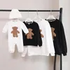 Familjsmatchande kläder Autumn Winter Mother Kids tröja broderi tecknad björn fader son julfamilj matchande kläder kläder 231107