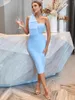 Casual Dresses Sky Blue Bow One Shoulder Club Bandage Dress for Women Summer Sexig ärmlös kvällsbana Kändis Party Bodycon