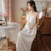 Nachtkleding voor dames Prinses nachtkleding Victoriaanse vintage katoenen nachtjapon Romantisch sexy nachthemd met V-hals Effen kleur lang nachthemd