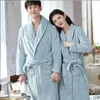 Mulheres sleepwear luxo branco amantes roupão outono inverno quente mulheres homens engrossar flanela banho robe para casais nightgown loungewear