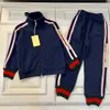 Luxury Kids Tracksuits Side Stripe Stitching Baby Clothes Boy Jacket STOR STORLEK 110-160 Höstrock och byxor nov05