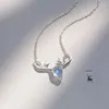 Hängen Silverfärg Personlighet Fresh Moonlight Stone Christmas Elk Pendant Fashion Women's Necklace Gift X353