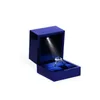 Sieradendozen LED-verlichte ringhangerdoos Bruiloft Verlovingsring Sieraden Geschenkdisplay Opslag 231108