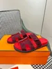 Pantofola Designer Slides Sandali da donna Piscina Cuscino Tacchi Tessuto di cotone Paglia Pantofole casual per la primavera e l'autunno Piatto 1025