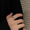 Кольца кластера Черное кольцо Love для женщин с небольшим фокусом, крутой и легкий роскошный указательный палец, сладкий