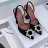 Amina Muaddi kadın sandaletler% 100 gerçek deri tasarımcı yüksek topuklu 10 cm siyah pembe elmas zincir dekorasyon ziyafet kadın ayakkabı ipek düğün sekiz resmi terlik