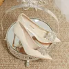 Chaussures habillées Élégant Stiletto chaussures de mariage talons hauts femmes portant des chaussures habillées pointues femmes cristal artificiel cristal talons hauts 231108