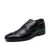 Geklede schoenen Laceless witte sneakers voor heren Tennis 2023 Sociale schoen Mannelijke trainers Heren