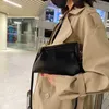 2024 신규 디자이너 여성 크로스 바디 어깨 개인 지갑 체인 만두 질감 틈새 클립 가방