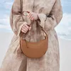 Torba designerska luksusowy czysty cowhide w połowie księżyca w stylu crossbody torba pierogi torba modna i klasyczna torebka damska najwyższa jakość z oryginalnym opakowaniem