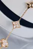 Luxury v Brand Clover Bracelet Designer for Women 18k Gold Charm Elegant 5 Consistent Tennis Nail Teachers Bracelets Jewelry Box Packing