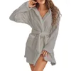 Vêtements de nuit pour femmes Robe à capuche douce femmes polaire peignoir léger en peluche flanelle peignoirs nuit