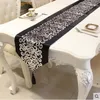 Tafelloper European Luxury Velvet Plating Runner Tafelkleed Geborduurde Gloden Runner Tafel Vlag Diner Mat Home Textiel 230408