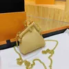 2024 Neue Designerin Damen Crossbody Schulterinnen Frau Spring Clip Populärer Farbmini Messenger Kette Tasche