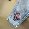女子ジーンズレッドローズアップリケデニムペンシルパンツライトブルーカジュアル刺繍レディースハイウエストスリムズボン