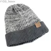 Berretti Beanie / Teschio Nuovi cappelli invernali bicolore unisex Aggiungi fodera in pelliccia per uomo e donna Moda berretto caldo berretto Casual invernale lavorato a maglia YQ231108