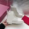 2023 Fashion Designer Dames plat Bottom Sports Black and White Classic Ankle Short Boots Winter Snow Outdoor Warm Shoes