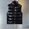 Gilet da uomo di design canotta canotta da uomo di alta edizione per coppia cappotto caldo con cerniera spessa imbottitura in piumino d'anatra bianco confortevole caldo in bianco e nero M Home Series