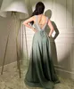 Vintage Sage Green Satin Long Evening Dress glänsande pärlor Remmar Dubai Saudi Arabiska kvinnor Födelsedagsfestklänning Prom klänningar 2024 Robe de Soiree Vestidos de Fieast