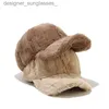 Cappelli a tesa larga 2023 New Fluffy Baseball C per uomo donna inverno spesso peluche cappello con visiera pelliccia sintetica lingua d'anatra Cs calda protezione per le orecchie BonnetL231109