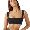 Completo da yoga da donna, compressione morbida, controllo deciso, collo quadrato, reggiseno sportivo, spalla, colore solido, che mostra la corsa