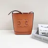 women handbags Ce split cel Bucket bucket bag Canvas messenger leather bag designer Cowhide has a beautiful capacity Triumphal Arch Bucket Bag 2024 New Mini Smal V3LI