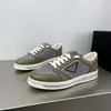 Moda Uomo Scarpe casual DOWNTOWN Sneakers da corsa in resina onice trasparente Italia Delicate Low Top Design in pelle intrecciata nera Casual traspiranti Scarpe da ginnastica da tennis Box EU 38-45