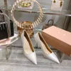 Miu designer italien printemps et automne chaussures à talons hauts chaussures à talons hauts noires pour femmes de la mode classique chaussures en maille spéciale diamant sandales dames chaussures de sport.