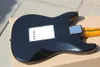 Anpassad butik David Gilmour Black Electric Guitar 3 -lagen PickGuard Maple Fingerboard Tremolo Bridge Whammy Bar Standard Tuners
