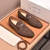 F2/23Model Männer luxuriöser klassischer Klassiker Schuhe Solid Color Crocodile Muster Leder Einfacher spitzer Zehen-Slip-on Classic Business Designer Kleidungsschuhe
