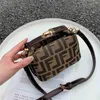 2024 Nieuwe Designer Dames Crossbody Schoudertrend Leer Spring en Middle Ancient Mini Vintage Gedrukte tas