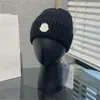 Berretto di marca classico senza bordi di design, regalo per uomo e donna, lettera lavorata a maglia, cappello invernale di alta qualità, orecchio da sci all'aperto