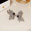 Boucles d'oreilles pour femmes, boucles d'oreilles en perles papillon dégradé, longues boucles d'oreilles à pompon à chaîne asymétrique, boucles d'oreilles au toucher haut de gamme, offre spéciale