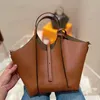 T zamansız flep omuz çantası kadınlar deri çanta mikro çantalar markalı metal crossbody kahverengi çanta moda tasarımcısı vintage alışveriş çantası mini yarım ay hobo çanta