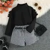 Zestawy odzieży Spring Autumn Dziecięce Dziewczyny Zestawy odzieży Dziewczynki z długim rękawem Topy Plaid Shorts With Pas Pas Toddler Costium 231108